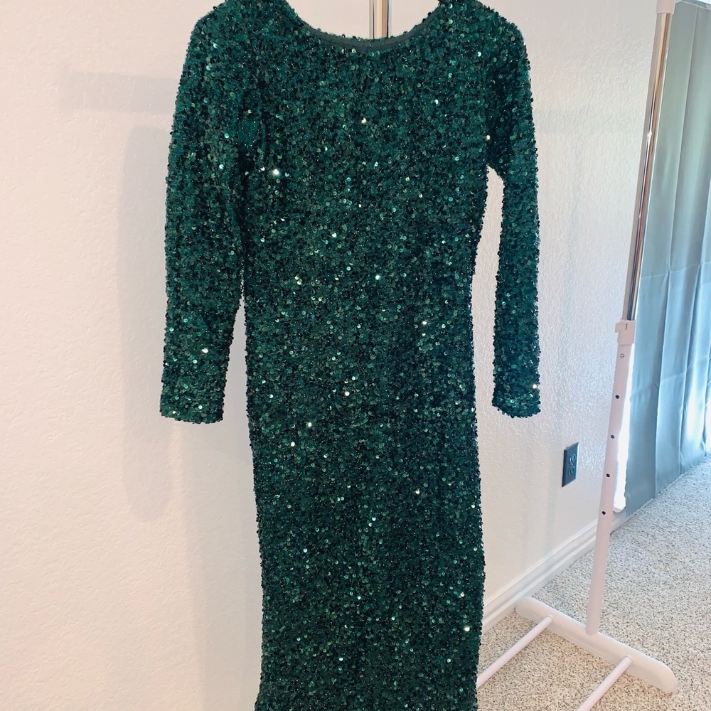 Elegant Green Sequin Dress